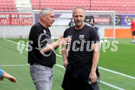Fussball Bundesliga. SK Austria Klagenfurt gegen Altach.  Trainer Peter Pacult (Klagenfurt),  Sportdirektor Roland Kirchler (Altach). Klagenfurt, am 5.4.2025.
Foto: Kuess
---
pressefotos, pressefotografie, kuess, qs, qspictures, sport, bild, bilder, bilddatenbank