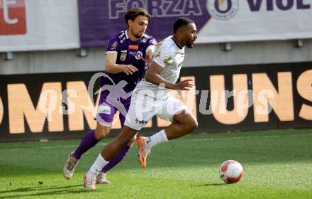 Fussball Bundesliga. SK Austria Klagenfurt gegen Altach.  Thorsten Mahrer (Klagenfurt) Suliman-Marion Mustapha  (Altach). Klagenfurt, am 5.4.2025.
Foto: Kuess
---
pressefotos, pressefotografie, kuess, qs, qspictures, sport, bild, bilder, bilddatenbank