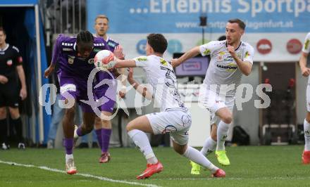 Fussball Bundesliga. SK Austria Klagenfurt gegen Altach.  Dikeni Salifou (Klagenfurt) Dijon Kameri (Altach). Klagenfurt, am 5.4.2025.
Foto: Kuess
---
pressefotos, pressefotografie, kuess, qs, qspictures, sport, bild, bilder, bilddatenbank