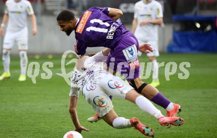 Fussball Bundesliga. SK Austria Klagenfurt gegen Altach.  Keanan Bennetts (Klagenfurt) Dijon Kameri  (Altach). Klagenfurt, am 5.4.2025.
Foto: Kuess
---
pressefotos, pressefotografie, kuess, qs, qspictures, sport, bild, bilder, bilddatenbank