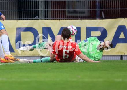 Fussball Kaerntner Liga. SAK gegen KAC.  Kristijan Kondic (SAK), Peter Pucker  (KAC). Klagenfurt, am 17.4.2025.
Foto: Kuess
---
pressefotos, pressefotografie, kuess, qs, qspictures, sport, bild, bilder, bilddatenbank