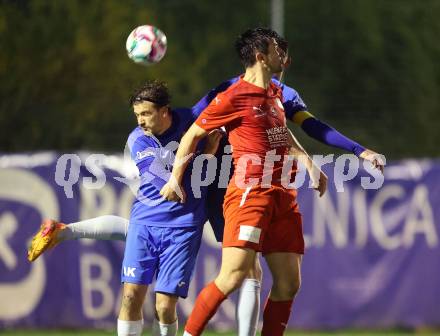 Fussball Kaerntner Liga. SAK gegen KAC. Rok Jazbec  (SAK),  Mihret Topcagic (KAC). Klagenfurt, am 17.4.2025.
Foto: Kuess
---
pressefotos, pressefotografie, kuess, qs, qspictures, sport, bild, bilder, bilddatenbank