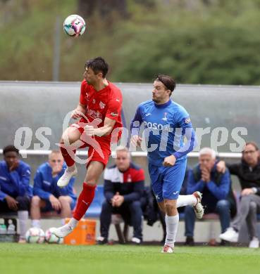 Fussball Kaerntner Liga. SAK gegen KAC.  Rok Jazbec (SAK),  Mihret Topcagic (KAC). Klagenfurt, am 17.4.2025.
Foto: Kuess
---
pressefotos, pressefotografie, kuess, qs, qspictures, sport, bild, bilder, bilddatenbank