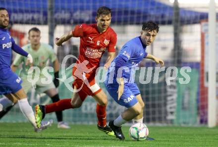 Fussball Kaerntner Liga. SAK gegen KAC. Rion Syla  (SAK),  Peter Pucker (KAC). Klagenfurt, am 17.4.2025.
Foto: Kuess
---
pressefotos, pressefotografie, kuess, qs, qspictures, sport, bild, bilder, bilddatenbank