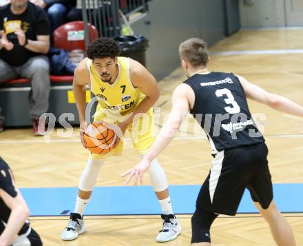Basketball 2. Liga 2024/2025. Playoffs. VF3.   Woerthersee Piraten gegen RAIDERS Tirol    Marcus Holyfield (Piraten),  Edgars Kaufmanis  (Tirol). Klagenfurt, am 19.4.2025.
Foto: Kuess


---
pressefotos, pressefotografie, kuess, qs, qspictures, sport, bild, bilder, bilddatenbank