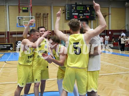 Basketball 2. Liga 2024/2025. Playoffs. VF3.   Woerthersee Piraten gegen RAIDERS Tirol.    Jubel Piraten.  Klagenfurt, am 19.4.2025.
Foto: Kuess


---
pressefotos, pressefotografie, kuess, qs, qspictures, sport, bild, bilder, bilddatenbank