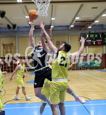 Basketball 2. Liga 2024/2025. Playoffs. VF3.   Woerthersee Piraten gegen RAIDERS Tirol    Marin Sliskovic (Piraten),  Moritz Hoelzer  (Tirol). Klagenfurt, am 19.4.2025.
Foto: Kuess


---
pressefotos, pressefotografie, kuess, qs, qspictures, sport, bild, bilder, bilddatenbank