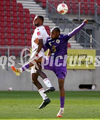 Fussball Bundesliga. SK Austria Klagenfurt gegen GAK.   Dikeni Salifou (Klagenfurt), Sadik Fofana (GAK). Klagenfurt, am 19.4.2025.
Foto: Kuess
---
pressefotos, pressefotografie, kuess, qs, qspictures, sport, bild, bilder, bilddatenbank