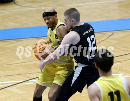 Basketball 2. Liga 2024/2025. Playoffs. VF3.   Woerthersee Piraten gegen RAIDERS Tirol    Shawn L. Ray  (Piraten),   Moritz Hoelzer (Tirol). Klagenfurt, am 19.4.2025.
Foto: Kuess


---
pressefotos, pressefotografie, kuess, qs, qspictures, sport, bild, bilder, bilddatenbank
