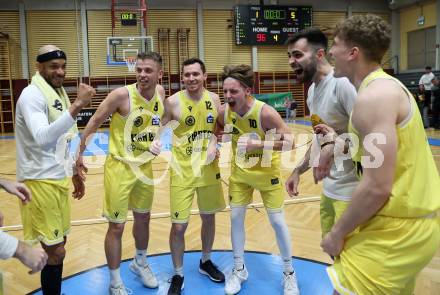 Basketball 2. Liga 2024/2025. Playoffs. VF3.   Woerthersee Piraten gegen RAIDERS Tirol.    Jubel Piraten.  Klagenfurt, am 19.4.2025.
Foto: Kuess


---
pressefotos, pressefotografie, kuess, qs, qspictures, sport, bild, bilder, bilddatenbank