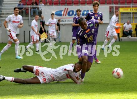 Fussball Bundesliga. SK Austria Klagenfurt gegen GAK. Dikeni-Rafid Salifou  (Klagenfurt), Sadik Fofana  (GAK). Klagenfurt, am 19.4.2025.
Foto: Kuess
www.qspictures.net
---
pressefotos, pressefotografie, kuess, qs, qspictures, sport, bild, bilder, bilddatenbank
