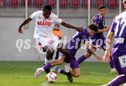 Fussball Bundesliga. SK Austria Klagenfurt gegen GAK.  Ben Bobzien  (Klagenfurt), Sadik Fofana (GAK). Klagenfurt, am 19.4.2025.
Foto: Kuess
---
pressefotos, pressefotografie, kuess, qs, qspictures, sport, bild, bilder, bilddatenbank