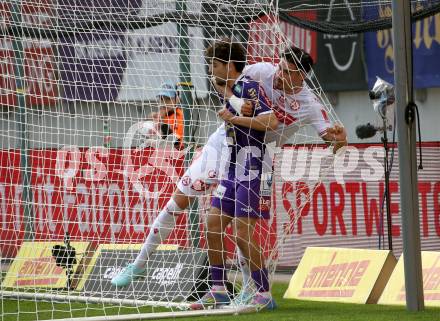 Fussball Bundesliga. SK Austria Klagenfurt gegen GAK.  Ben Justus Bobzien (Klagenfurt),  Antonio Tikvic (GAK). Klagenfurt, am 19.4.2025.
Foto: Kuess
www.qspictures.net
---
pressefotos, pressefotografie, kuess, qs, qspictures, sport, bild, bilder, bilddatenbank
