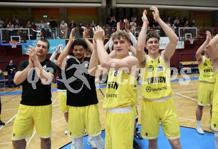 Basketball 2. Liga 2024/2025. Playoffs. VF3.   Woerthersee Piraten gegen RAIDERS Tirol.    Jubel Piraten.  Klagenfurt, am 19.4.2025.
Foto: Kuess


---
pressefotos, pressefotografie, kuess, qs, qspictures, sport, bild, bilder, bilddatenbank