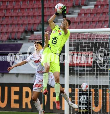 Fussball Bundesliga. SK Austria Klagenfurt gegen GAK.  Simon Spari (Klagenfurt), Milos Jovicic (GAK),. Klagenfurt, am 19.4.2025.
Foto: Kuess
---
pressefotos, pressefotografie, kuess, qs, qspictures, sport, bild, bilder, bilddatenbank