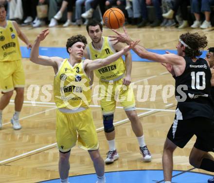 Basketball 2. Liga 2024/2025. Playoffs. VF3.   Woerthersee Piraten gegen RAIDERS Tirol    Lukas Simoner (Piraten),  Thomas Pirchner   (Tirol). Klagenfurt, am 19.4.2025.
Foto: Kuess


---
pressefotos, pressefotografie, kuess, qs, qspictures, sport, bild, bilder, bilddatenbank