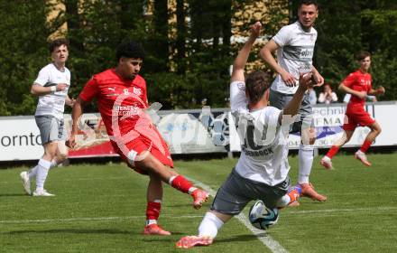Fussball 1. Klasse C. KAC 1909 Juniors gegen Maria Saal.  Sebastian Salama (KAC), Fabian Miesenboeck  (Maria Saal). Klagenfurt, am 20..4.2025.
Foto: Kuess
www.qspictures.net
---
pressefotos, pressefotografie, kuess, qs, qspictures, sport, bild, bilder, bilddatenbank