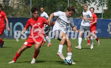 Fussball 1. Klasse C. KAC 1909 Juniors gegen Maria Saal. Emil Mujakovic (KAC), Max Hannesschlaeger  (Maria Saal). Klagenfurt, am 20..4.2025.
Foto: Kuess
www.qspictures.net
---
pressefotos, pressefotografie, kuess, qs, qspictures, sport, bild, bilder, bilddatenbank