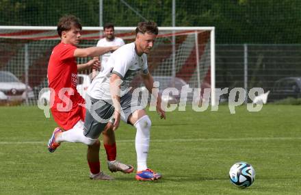 Fussball 1. Klasse C. KAC 1909 Juniors gegen Maria Saal. Matthias Wister (KAC),  Fabian Miesenboeck (Maria Saal). Klagenfurt, am 20..4.2025.
Foto: Kuess
www.qspictures.net
---
pressefotos, pressefotografie, kuess, qs, qspictures, sport, bild, bilder, bilddatenbank