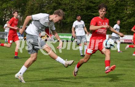 Fussball 1. Klasse C. KAC 1909 Juniors gegen Maria Saal. Matthias Wister (KAC), Marco Mischkounig  (Maria Saal). Klagenfurt, am 20..4.2025.
Foto: Kuess
www.qspictures.net
---
pressefotos, pressefotografie, kuess, qs, qspictures, sport, bild, bilder, bilddatenbank