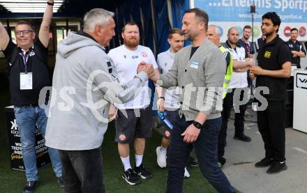 Fussball Bundesliga. SK Austria Klagenfurt gegen GAK.    Trainer Peter Pacult (Klagenfurt), Trainer Ferdinand Feldhofer  (GAK). Klagenfurt, am 19.4.2025.
Foto: Kuess
---
pressefotos, pressefotografie, kuess, qs, qspictures, sport, bild, bilder, bilddatenbank