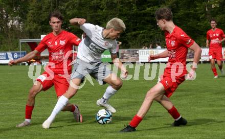 Fussball 1. Klasse C. KAC 1909 Juniors gegen Maria Saal.  Matthias Wister, Maximilian Grof (KAC), Jakob Juvan (Maria Saal). Klagenfurt, am 20..4.2025.
Foto: Kuess
www.qspictures.net
---
pressefotos, pressefotografie, kuess, qs, qspictures, sport, bild, bilder, bilddatenbank