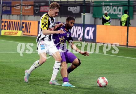 Fussball Bundesliga. SK Austria Klagenfurt gegen LASK.  Keanan Bennetts  (Klagenfurt),  Krystof Danek (LASK). Klagenfurt, am 22.4.2025.
Foto: Kuess
---
pressefotos, pressefotografie, kuess, qs, qspictures, sport, bild, bilder, bilddatenbank