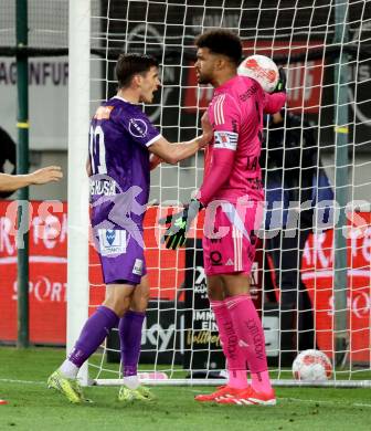 Fussball Bundesliga. SK Austria Klagenfurt gegen LASK.  David Toshevski  (Klagenfurt), Tobias Okiki Lawal (LASK). Klagenfurt, am 22.4.2025.
Foto: Kuess
---
pressefotos, pressefotografie, kuess, qs, qspictures, sport, bild, bilder, bilddatenbank