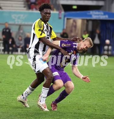Fussball Bundesliga. SK Austria Klagenfurt gegen LASK.  Christopher Cvetko  (Klagenfurt), Modou Keba Cisse  (LASK). Klagenfurt, am 22.4.2025.
Foto: Kuess
---
pressefotos, pressefotografie, kuess, qs, qspictures, sport, bild, bilder, bilddatenbank