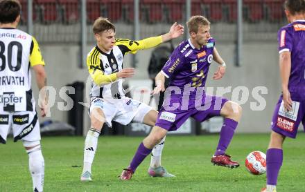 Fussball Bundesliga. SK Austria Klagenfurt gegen LASK. Christopher Cvetko   (Klagenfurt), Krystof Danek (LASK). Klagenfurt, am 22.4.2025.
Foto: Kuess
---
pressefotos, pressefotografie, kuess, qs, qspictures, sport, bild, bilder, bilddatenbank