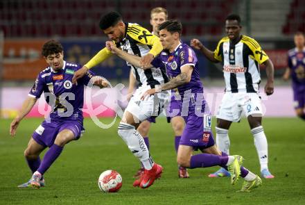 Fussball Bundesliga. SK Austria Klagenfurt gegen LASK.    Ben Bobzien, David Toshevski (Klagenfurt), Andres Alberto Andrade Cedeno (LASK). Klagenfurt, am 22.4.2025.
Foto: Kuess
---
pressefotos, pressefotografie, kuess, qs, qspictures, sport, bild, bilder, bilddatenbank
