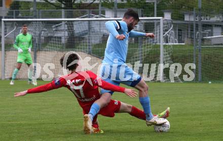 Fussball Kaerntner Liga. Bleiburg gegen SAK. Dominik Peketz (Bleiburg),  Jan Sasa Ogris-Martic  (SAK). Bleiburg, am 26..4.2025.
Foto: Kuess
www.qspictures.net
---
pressefotos, pressefotografie, kuess, qs, qspictures, sport, bild, bilder, bilddatenbank