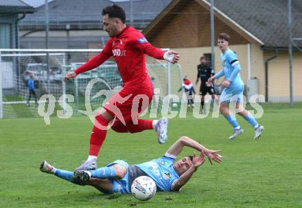 Fussball Kaerntner Liga. Bleiburg gegen SAK. Aljaz Storman  (Bleiburg),   Yosifov Angelov Svetlozar (SAK). Bleiburg, am 26..4.2025.
Foto: Kuess
www.qspictures.net
---
pressefotos, pressefotografie, kuess, qs, qspictures, sport, bild, bilder, bilddatenbank