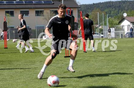 Fussball Bundesliga. Training SK Austria Klagenfurt. Christopher Wernitznig. Klagenfurt, am 28.4.2025.
Foto: Kuess
---
pressefotos, pressefotografie, kuess, qs, qspictures, sport, bild, bilder, bilddatenbank