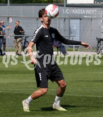 Fussball Bundesliga. Training SK Austria Klagenfurt. Philipp Wydra. Klagenfurt, am 28.4.2025.
Foto: Kuess
---
pressefotos, pressefotografie, kuess, qs, qspictures, sport, bild, bilder, bilddatenbank