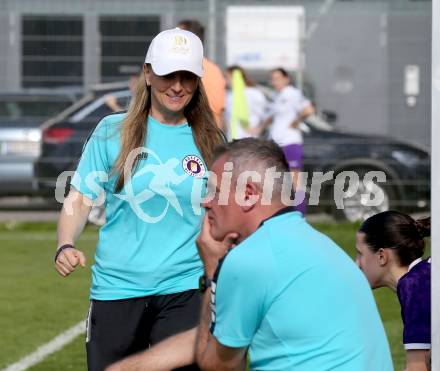 Fussball Frauen. KFV Cup. Sk Austria Klagenfurt gegen Kraig. Trainerin Sabine D Angelo, Trainer Robert Micheu (Klagenfurt). Klagenfurt, am 27.4.2025.
Foto: Kuess
www.qspictures.net
---
pressefotos, pressefotografie, kuess, qs, qspictures, sport, bild, bilder, bilddatenbank