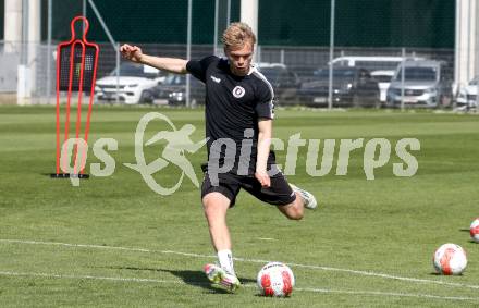 Fussball Bundesliga. Training SK Austria Klagenfurt. Jonas Kuehn. Klagenfurt, am 28.4.2025.
Foto: Kuess
---
pressefotos, pressefotografie, kuess, qs, qspictures, sport, bild, bilder, bilddatenbank