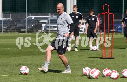 Fussball Bundesliga. Training SK Austria Klagenfurt. Trainer Carsten Jancker. Klagenfurt, am 28.4.2025.
Foto: Kuess
---
pressefotos, pressefotografie, kuess, qs, qspictures, sport, bild, bilder, bilddatenbank