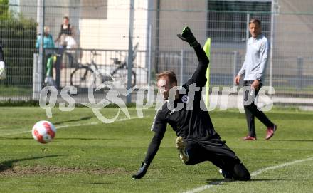 Fussball Bundesliga. Training SK Austria Klagenfurt. Marco Knaller. Klagenfurt, am 28.4.2025.
Foto: Kuess
---
pressefotos, pressefotografie, kuess, qs, qspictures, sport, bild, bilder, bilddatenbank