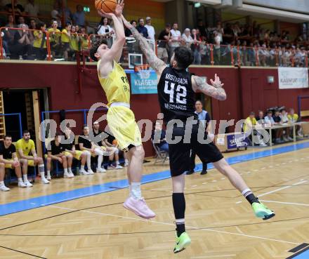 Basketball 2. Liga 2024/2025. Playoffs. F2.   Woerthersee Piraten gegen Mistelbach Mustangs   Lukas Simoner (Piraten),  Zdenek Nehyba  (Mistelbach). Klagenfurt, am 1.5.2025.
Foto: Kuess


---
pressefotos, pressefotografie, kuess, qs, qspictures, sport, bild, bilder, bilddatenbank
