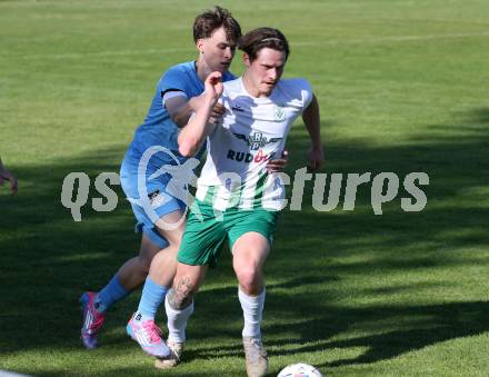 Fussball Kaerntner Liga. Bleiburg gegen Voelkermarkt.  Maximilian Trappitsch (Bleiburg),  Raphael Lukas Kulterer  (Voelkermarkt). Bleiburg, am 17.5.2025.
Foto: Kuess
---
pressefotos, pressefotografie, kuess, qs, qspictures, sport, bild, bilder, bilddatenbank
