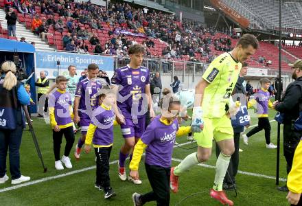 Fussball Bundesliga. SK Austria Klagenfurt gegen TSV Hartberg. Simon Spari, Matteo Kitz, Tobias Koch  (SK Austria Klagenfurt). Klagenfurt, am 23.5.2025.
Foto: Kuess
www.qspictures.net
---
pressefotos, pressefotografie, kuess, qs, qspictures, sport, bild, bilder, bilddatenbank