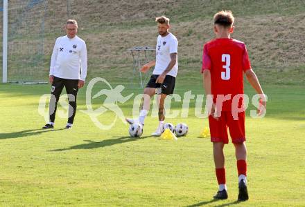 Fussball. Nachwuchsraining mit OEFB Teamchef Ralf Rangnick.  Ralf Rangnick, Guido Burgstaller. Wernberg, am 13.6.2025.
Foto: Kuess
---
pressefotos, pressefotografie, kuess, qs, qspictures, sport, bild, bilder, bilddatenbank