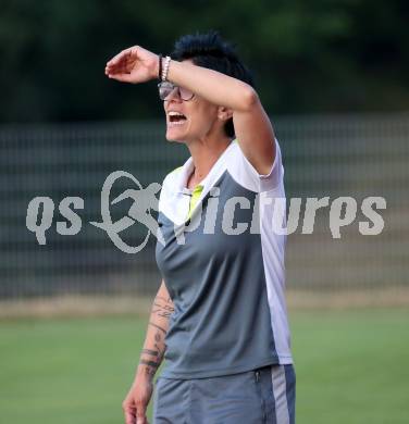 OEFB 2. Frauen Bundesliga Relegation Mitte. Kraig gegen SPG SV Zaunergroup Wallern / Krenglbach.  Trainerin Alissa Lamzari (Kraig),  Kraig, am 21.6.2025.
Foto: Kuess


---
pressefotos, pressefotografie, kuess, qs, qspictures, sport, bild, bilder, bilddatenbank