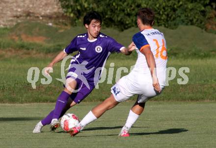 Fussball Testspiel. SK Austria Klagenfurt gegen Treibach. Rei Okada (Klagenfurt), Ognjen Gigovic (Treibach). Gurnitz, am 27.6.2025.
Foto: Kuess
www.qspictures.net
---
pressefotos, pressefotografie, kuess, qs, qspictures, sport, bild, bilder, bilddatenbank