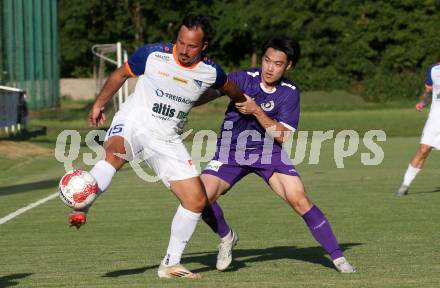 Fussball Testspiel. SK Austria Klagenfurt gegen Treibach. Rei Okada (Klagenfurt), Vahid Muharemovic (Treibach). Gurnitz, am 27.6.2025.
Foto: Kuess
www.qspictures.net
---
pressefotos, pressefotografie, kuess, qs, qspictures, sport, bild, bilder, bilddatenbank