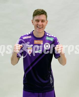 Fussball. 2. Liga. Mannschaftsfototermin SK Austria Klagenfurt. Jubel Nik Marinsek.  Klagenfurt, am , am 17.7.2025.
Foto: Kuess
www.qspictures.net
---
pressefotos, pressefotografie, kuess, qs, qspictures, sport, bild, bilder, bilddatenbank