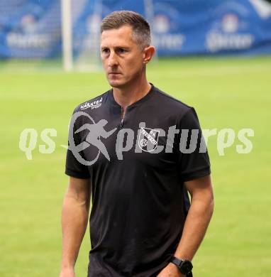Fussball OEFB Cup. Treibach gegen Blau Weiss Linz. Trainer Karl Schweighofer (Treibach). Treibach, am 25.7.2025.
Foto: Kuess
www.qspictures.net
---
pressefotos, pressefotografie, kuess, qs, qspictures, sport, bild, bilder, bilddatenbank