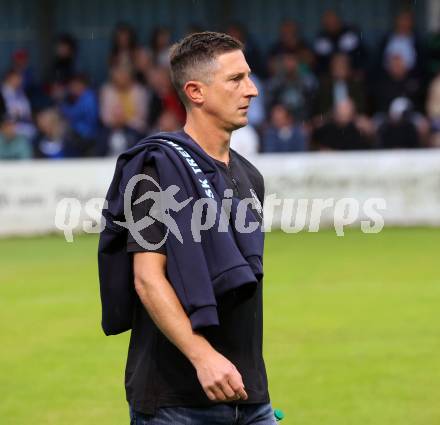 Fussball OEFB Cup. Treibach gegen Blau Weiss Linz. Trainer Karl Schweighofer (Treibach). Treibach, am 25.7.2025.
Foto: Kuess
www.qspictures.net
---
pressefotos, pressefotografie, kuess, qs, qspictures, sport, bild, bilder, bilddatenbank