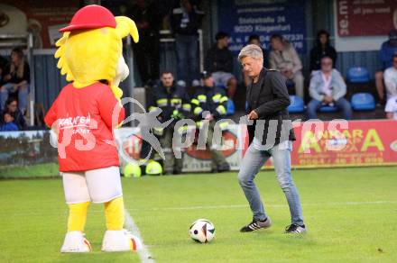Fussball OEFB Cup. Treibach gegen Blau Weiss Linz. Maskottchen Spurti, Landessportdirektor Arno Arthofer. Treibach, am 25.7.2025.
Foto: Kuess
www.qspictures.net
---
pressefotos, pressefotografie, kuess, qs, qspictures, sport, bild, bilder, bilddatenbank